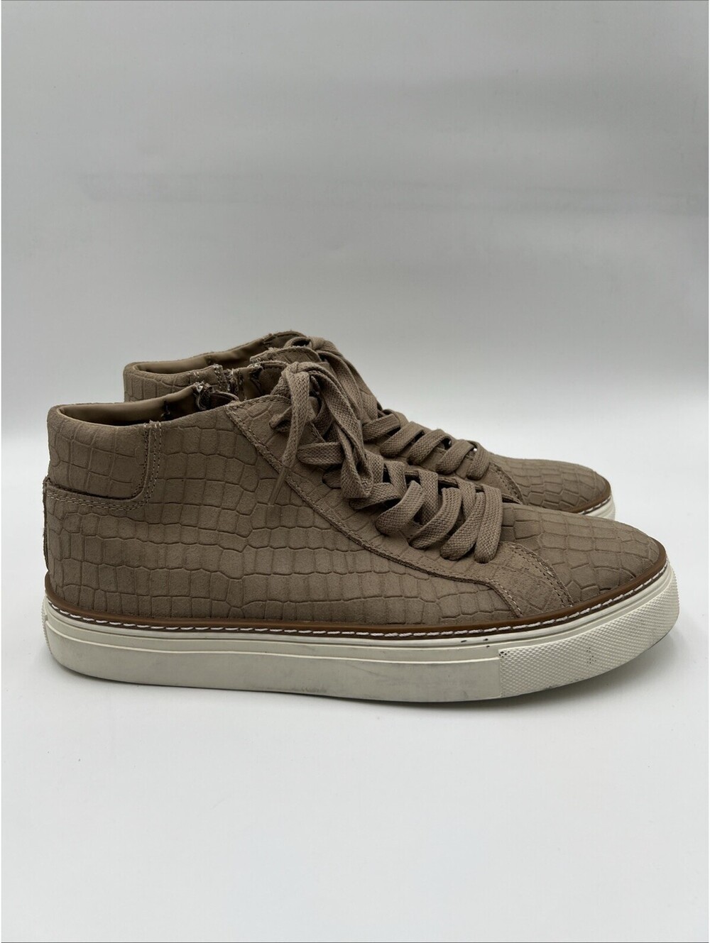 Men’s Saks Fifth Avenue Keegan crocodile-embossed Beige Leather sneakers 9.5